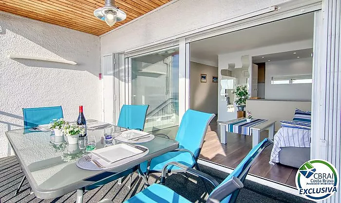 Apartament totalment reformat amb vistes al mar al 2n moll de Roses