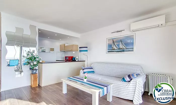 Apartament totalment reformat amb vistes al mar al 2n moll de Roses