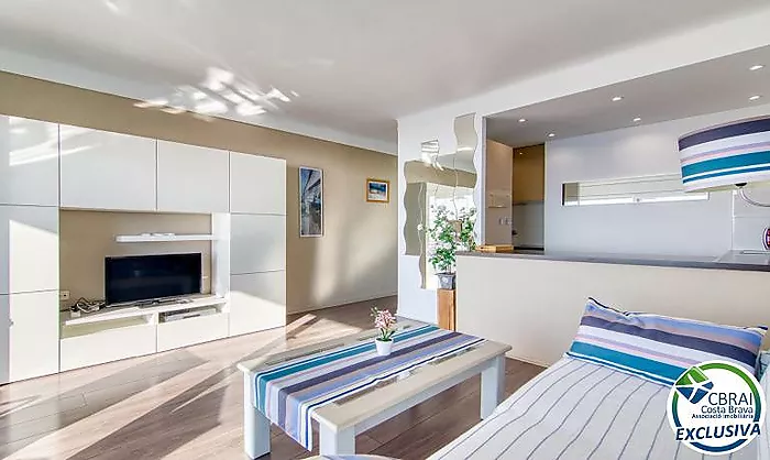 Apartament totalment reformat amb vistes al mar al 2n moll de Roses