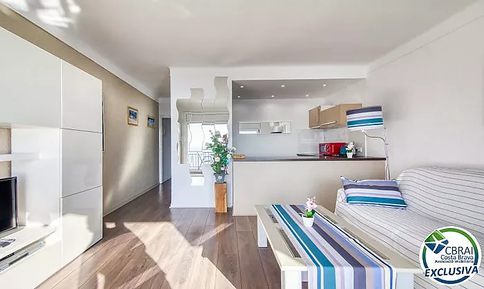 Apartament totalment reformat amb vistes al mar al 2n moll de Roses