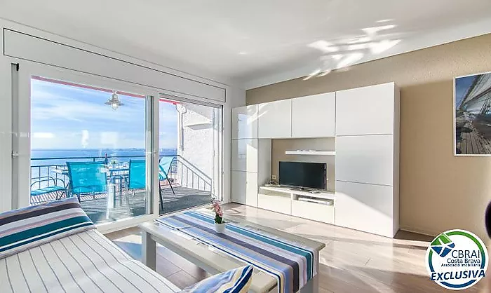 Apartament totalment reformat amb vistes al mar al 2n moll de Roses