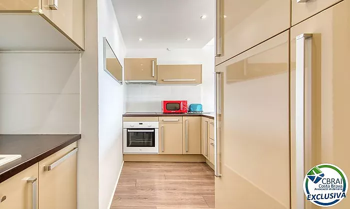 Apartament totalment reformat amb vistes al mar al 2n moll de Roses