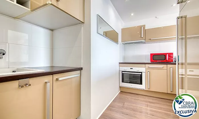 Apartament totalment reformat amb vistes al mar al 2n moll de Roses