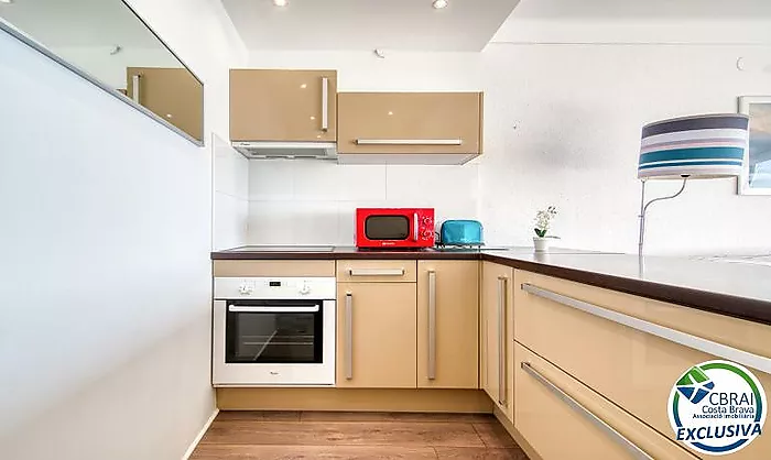 Apartament totalment reformat amb vistes al mar al 2n moll de Roses