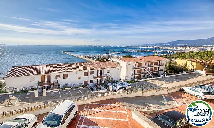 Apartament totalment reformat amb vistes al mar al 2n moll de Roses
