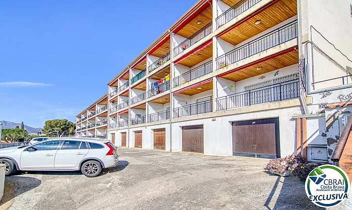 Apartament totalment reformat amb vistes al mar al 2n moll de Roses