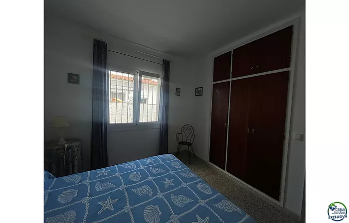 Casa de planta baja para reformar en Peni, con garaje, posibilidad de piscina y orientación suroeste.