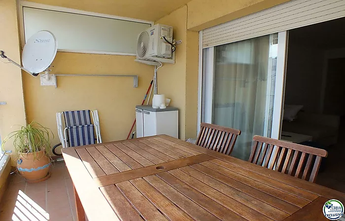 Apartamento soleado con terraza y plaza de aparcamiento en Santa Margarita.
