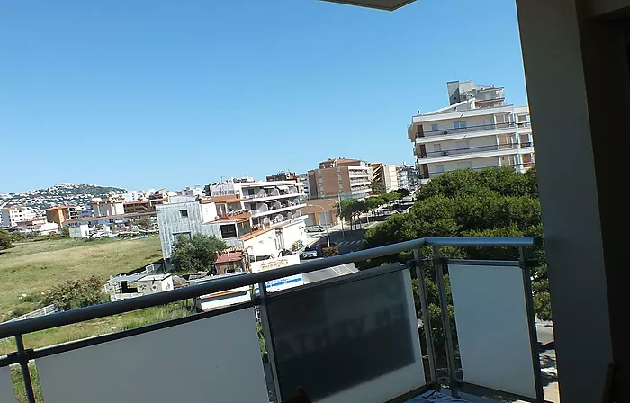 Apartamento luminoso con licencia turística y parking a 700 m de la playa