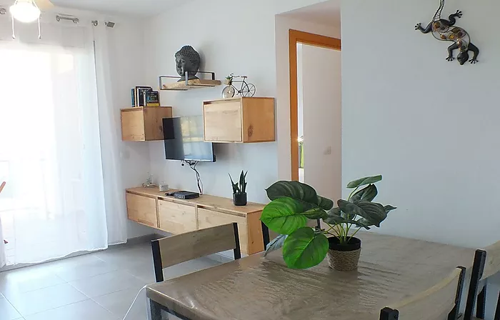 Apartamento luminoso con licencia turística y parking a 700 m de la playa