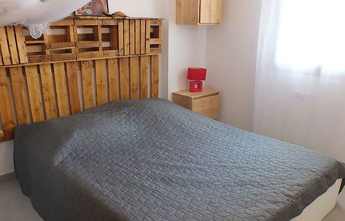 Apartamento luminoso con licencia turística y parking a 700 m de la playa