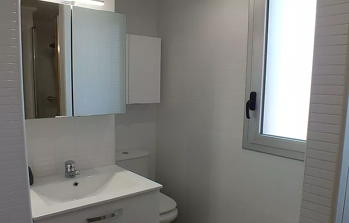 Apartamento luminoso con licencia turística y parking a 700 m de la playa