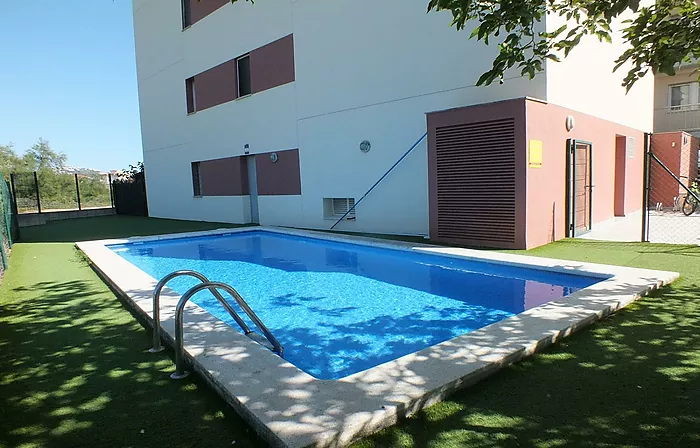 Apartamento luminoso con licencia turística y parking a 700 m de la playa