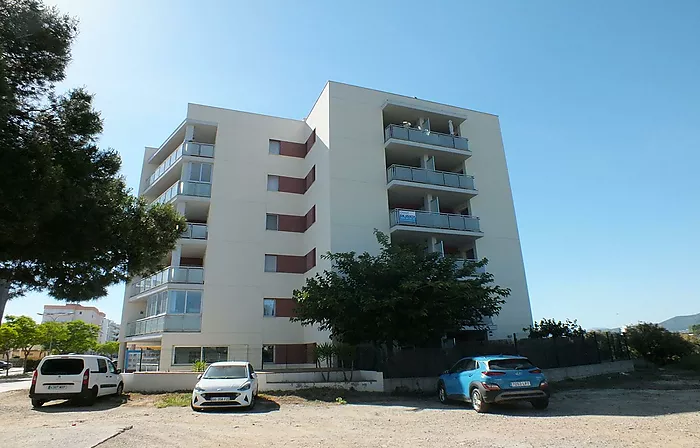 Apartamento luminoso con licencia turística y parking a 700 m de la playa
