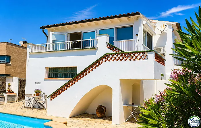 Casa muy cuidada y muy bien situada en la Garriga en Roses