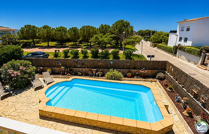 Casa muy cuidada y muy bien situada en la Garriga en Roses