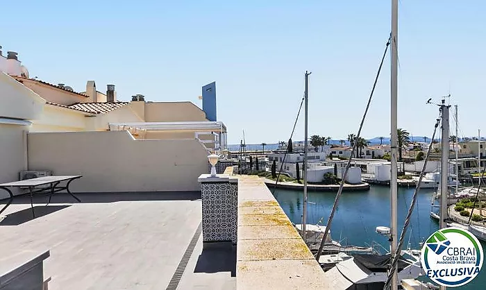 CAVALL DE MAR Ático-Dúplex  con gran terraza, piscina privada y vistas al canal