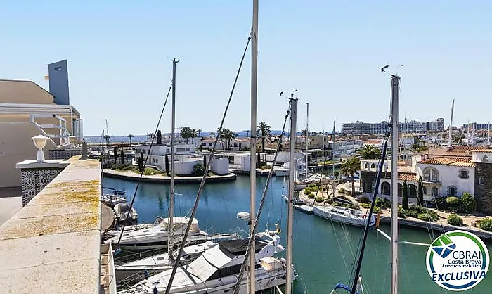 CAVALL DE MAR Ático-Dúplex  con gran terraza, piscina privada y vistas al canal