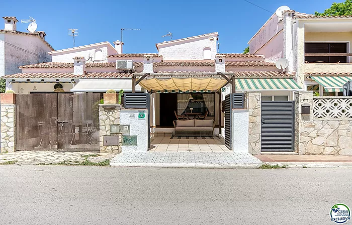 BONITA CASA EN EBRE  EMPURIABRAVA
