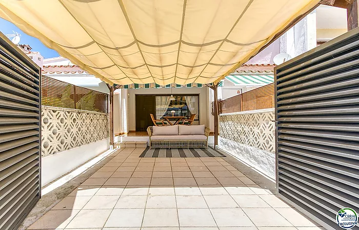 BONITA CASA EN EBRE  EMPURIABRAVA