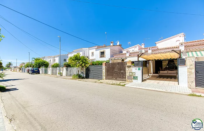 BONITA CASA EN EBRE  EMPURIABRAVA