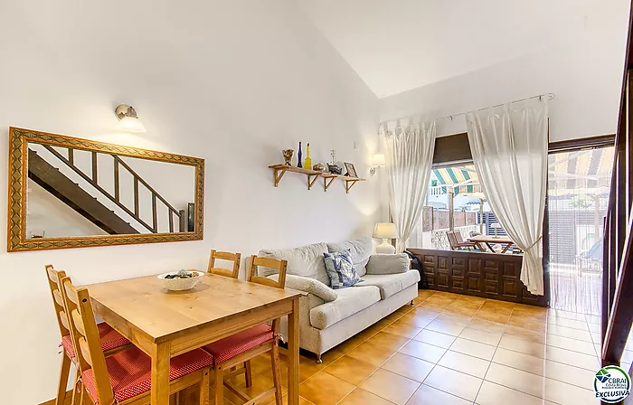 BONITA CASA EN EBRE  EMPURIABRAVA