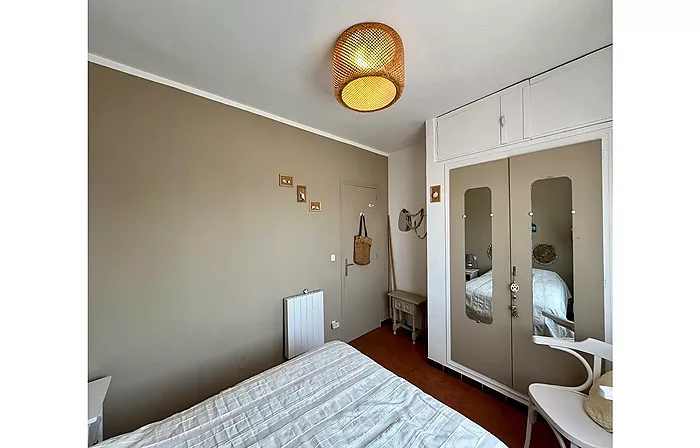 Acogedor apartamento de 85 m² con un amplio balcón a 250m de la playa en Empuriabrava.