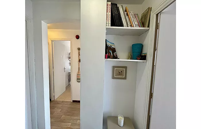 Acogedor apartamento de 85 m² con un amplio balcón a 250m de la playa en Empuriabrava.