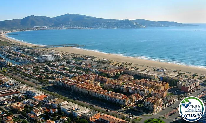 GRAN RESERVA Renovated 2-bedroom apartment with terrace in a complex with swimming pools and gardens