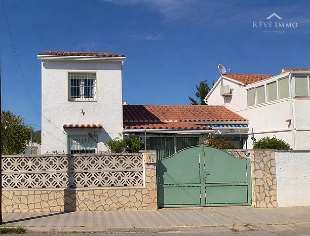 Beautiful 3 bedroom house with garden in Santa Margarita-Roses