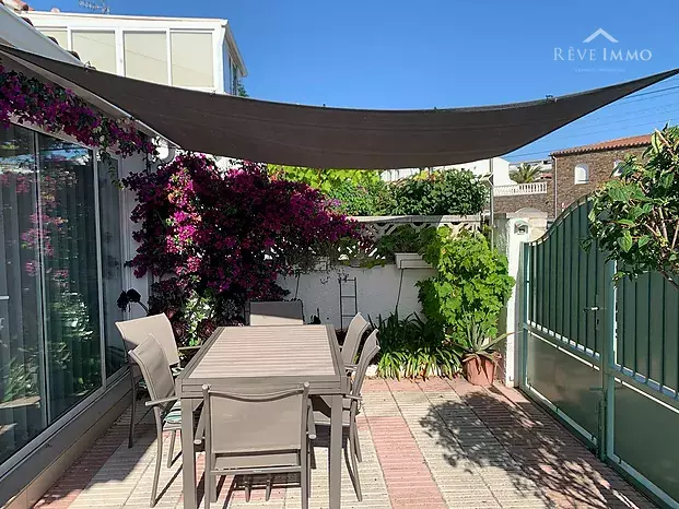 Beautiful 3 bedroom house with garden in Santa Margarita-Roses