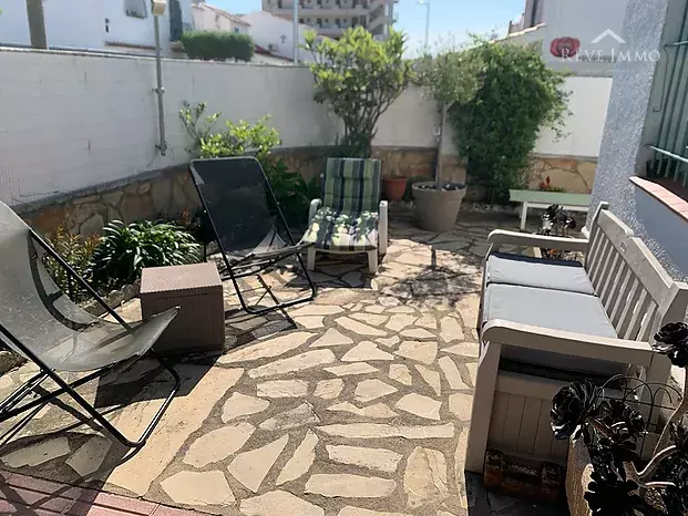 Beautiful 3 bedroom house with garden in Santa Margarita-Roses