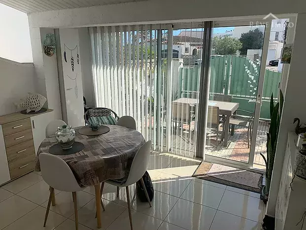 Beautiful 3 bedroom house with garden in Santa Margarita-Roses