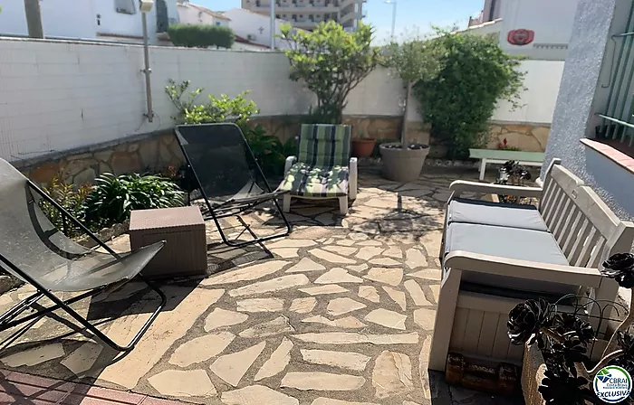 Beautiful 3 bedroom house with garden in Santa Margarita-Roses