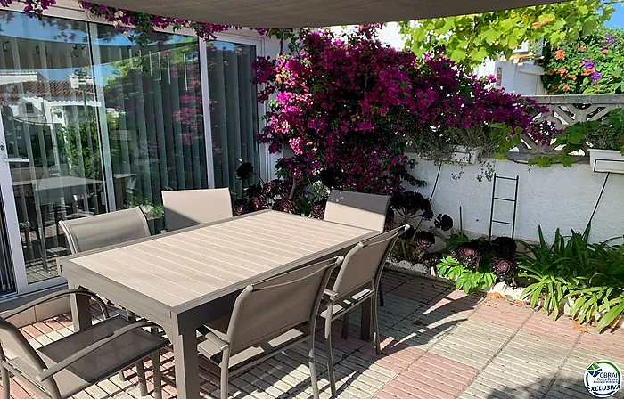 Beautiful 3 bedroom house with garden in Santa Margarita-Roses