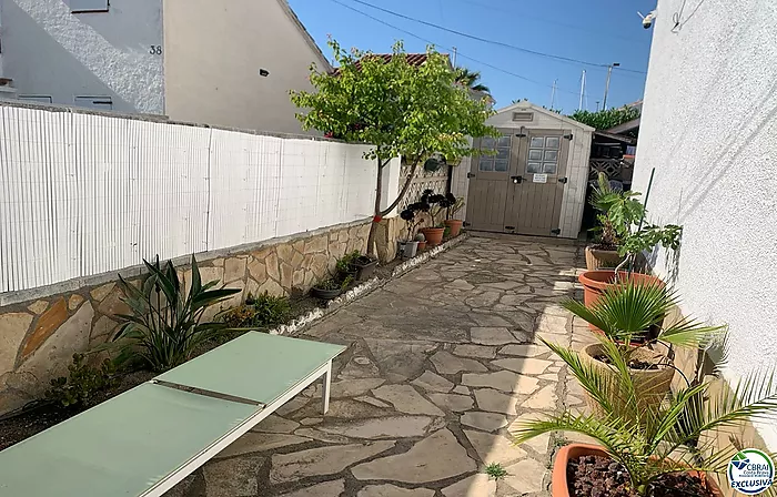 Beautiful 3 bedroom house with garden in Santa Margarita-Roses