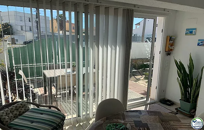 Beautiful 3 bedroom house with garden in Santa Margarita-Roses