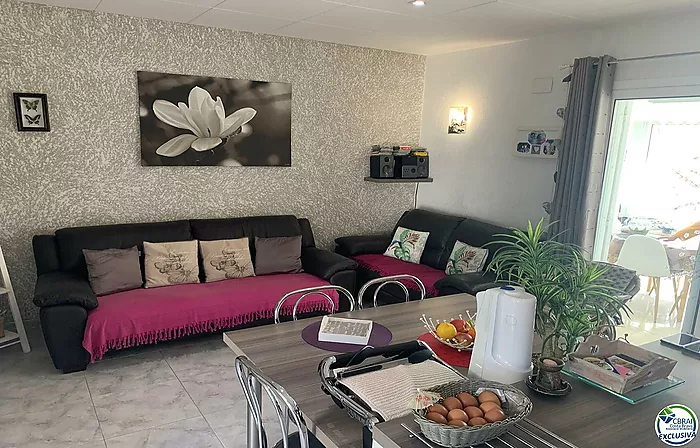 Beautiful 3 bedroom house with garden in Santa Margarita-Roses