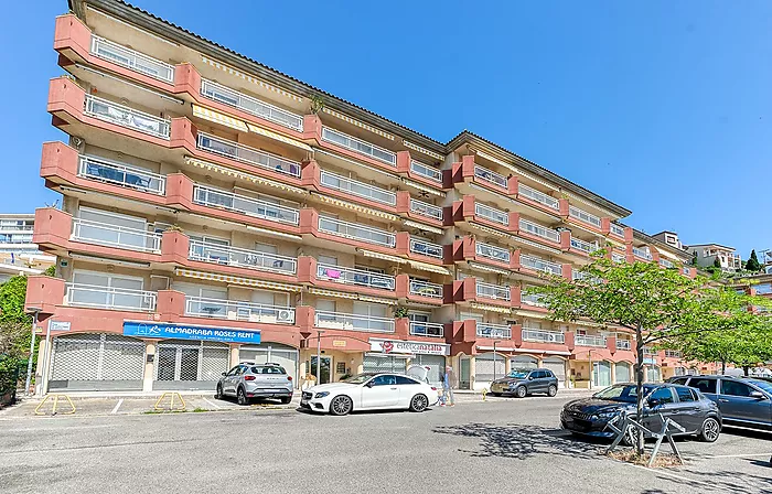 Unique opportunity in the port of Roses!