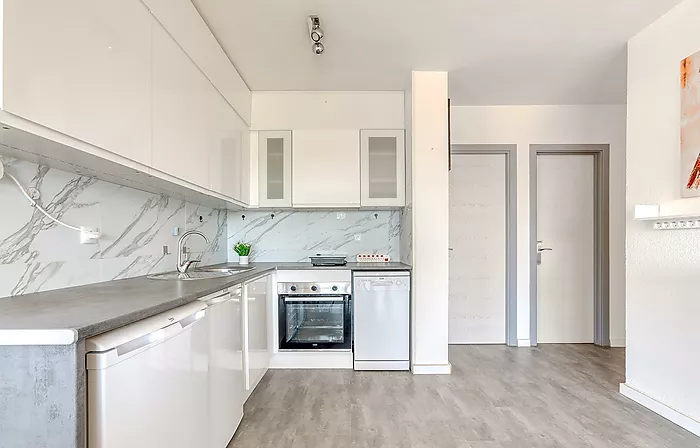 Unique opportunity in the port of Roses!