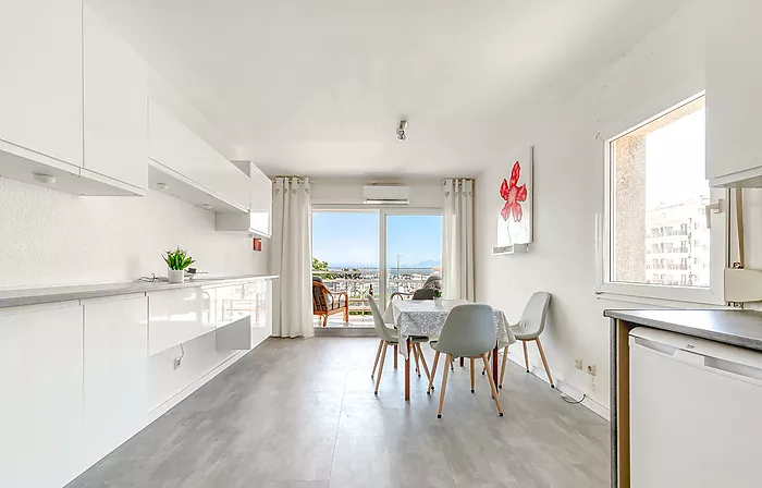 Unique opportunity in the port of Roses!
