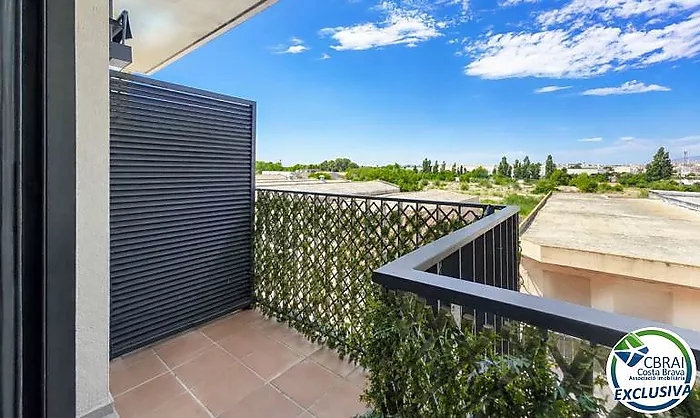 Penthouse duplex with panoramic terrace in Figueres