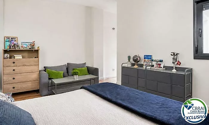 Penthouse duplex with panoramic terrace in Figueres