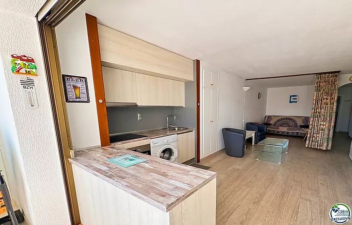 Apartment with sea views and terrace — Salatà, Roses