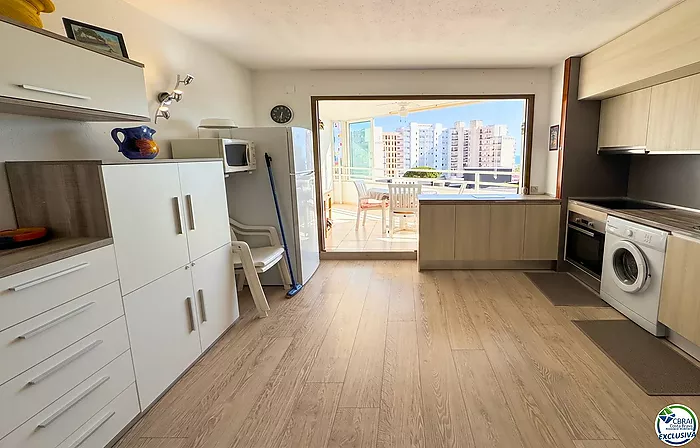 Apartment with sea views and terrace — Salatà, Roses