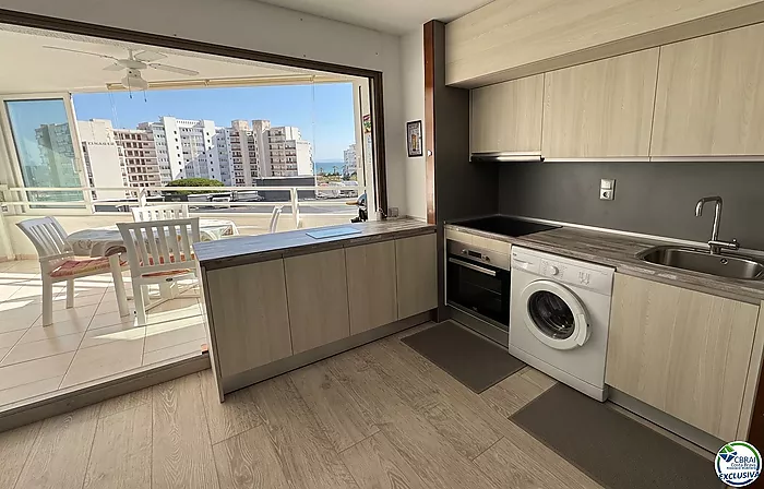 Apartment with sea views and terrace — Salatà, Roses