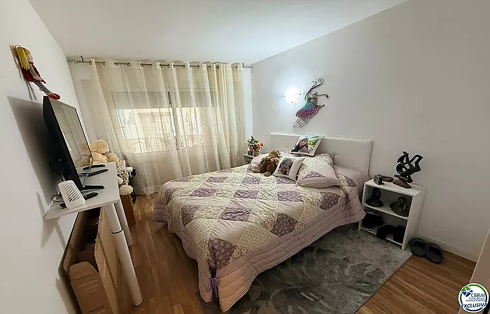 Apartment in the Heart of the Town Centre, Just 250 Metres from the Beach.