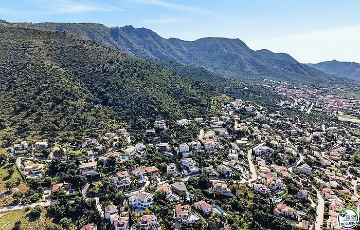 Can Isaac – Insiders know exactly why they want to live here!