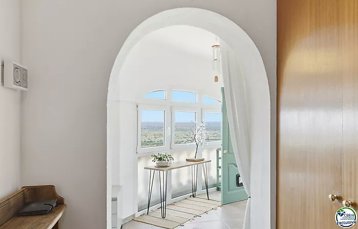Can Isaac – Insiders know exactly why they want to live here!