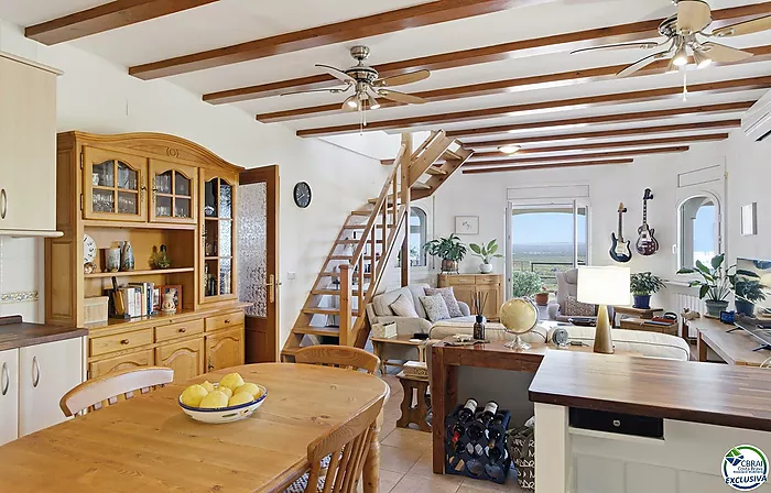 Can Isaac – Insiders know exactly why they want to live here!